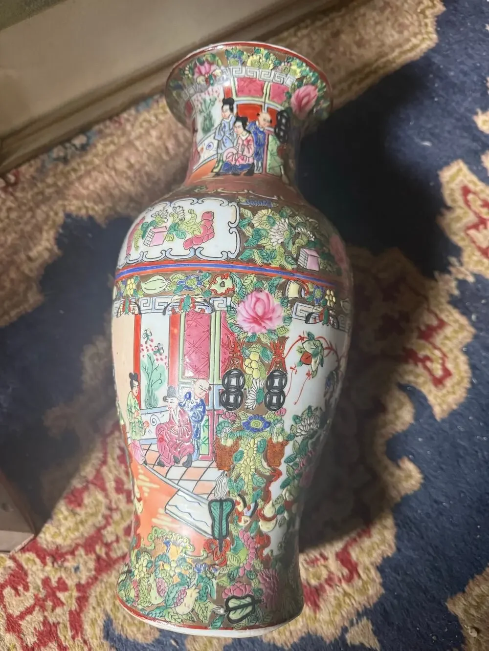 Chinese Rose Medallion Porcelain Fish Tail Vase Traditional Figural Court 13.5